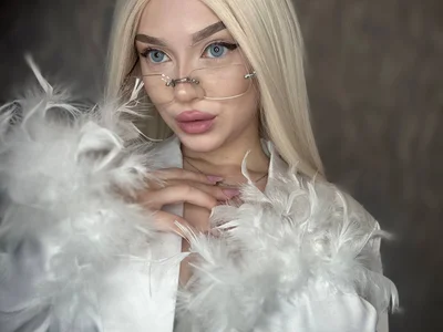 Elsa_Bi Public Pic 2