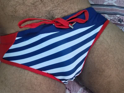 RKumar1994 Swimming brife slika