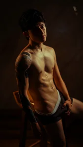 troy_rouge Golden skin Foto 4