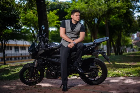 Izui_Pierce The motorcycle boy 🏍💪 Poză 6