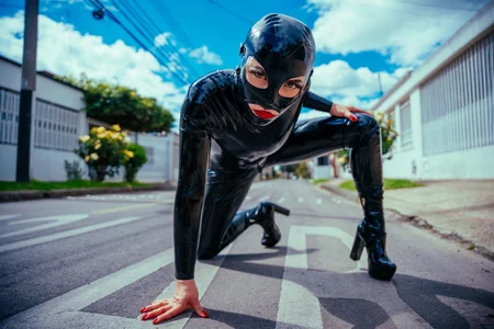 camila_chainn_ Do you want to lick my latex? 😏 🥵 Billede