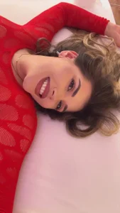 SophiePamela Red is definitely my color ...❤️ Pic 4