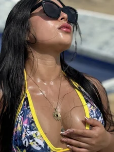 mia_roux1 Public Pic 2