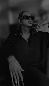 KyraNoire Public Kuva