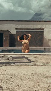 Liana_Asaff Pool party 圖片 3