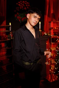 estebanperez_26 Merry Christmas Pic 3