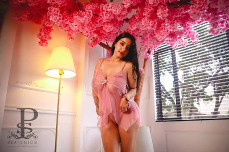 petite_camila sakura Pic 3