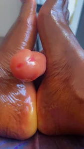 Foot job🍆 😋🤑 od Bustyprincess1  snímek