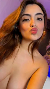 IsabellaaJoness 1/11 ME Hình 3