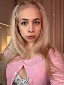 ShinyBarbie Public Poză 3