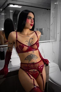 raven_blackk kullanıcısının red ❤️‍🔥 albümü -  fotoğraf