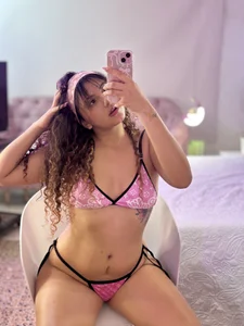 alexa_cutte_ Public Pic 4