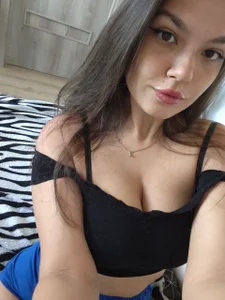 Vicki_queen what do you like Pic 4