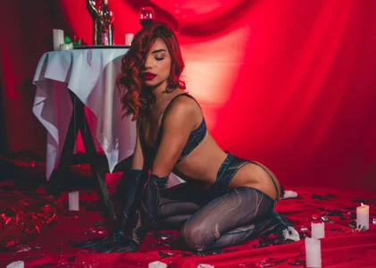 Emmily_Savageのlove is in the air💕🥂の 6枚の写真