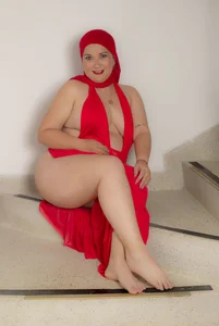 Scarlette_33 do you like color red? ❤️‍🔥 Gambar 2