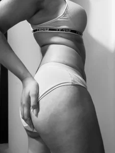 Velantina_x Public Pic 4