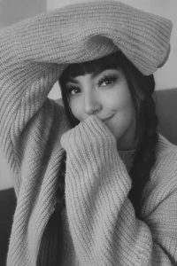 Emily_Roussee Behind the Smile 🩷 Pic 4