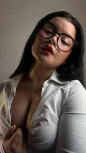 lana_beket_ Secretary slika