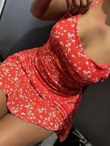 curvy-girl2 Public 사진 4