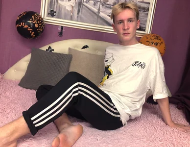 AlexxSweet Your favorite boy Hình 3