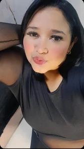 BustyyJuicy_Rs Me gusta el negro Gambar
