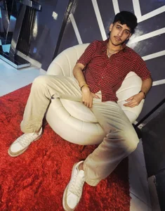 Alan_Del_Reyxのboy in redの 3枚の写真