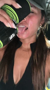 RachelWeisz_ Public Pic 7