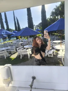 AlliciaKim trips  5টি ছবি