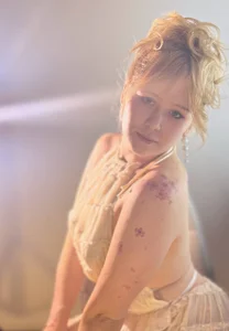 unburnedgirl your light Immagine  4