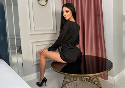 ErinEvans Slowly revealing more slika 6