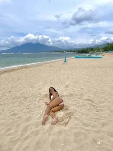 scarlet_smith7 Scarlet loves beaches Gambar 2