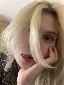 CarleySuski Dangerously beautiful Pic 7