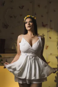 Haylenpark An autumn girl ✨🤍🌻 Pic 3