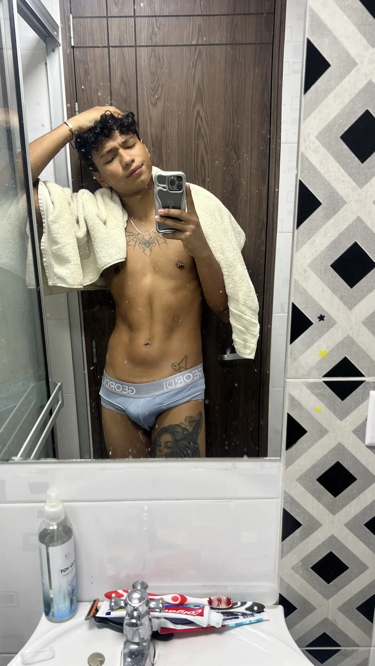 ETTE_MOON 님의 트렌드 중인 사진  4018개