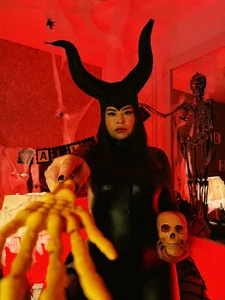 SofieReyes Dangerously Bewitched🩸🕷️🖤 Pic