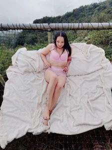 “Between the network and desire… trapped, but only if you want 😉” od Alice-Lamore  3 snímek