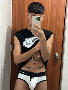 lukasstrong_ Here I am showing off how beautiful the fitted underwear looks on my body ✨❤️ Fotka 4