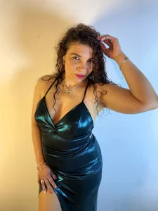 Serena_Houstonn Special green Pic 4