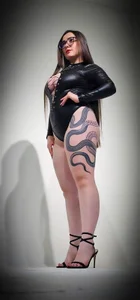 SarahRhodes_ Dominant and beautiful Pic