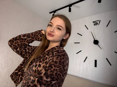 SolLocy: Predatory cat ( 3 фото)