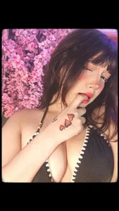 Parismorelli1 I'm not wearing underwear.💦 Pic 3