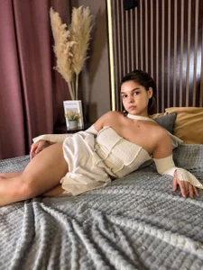 Jasmine_Burke Me  3টি ছবি