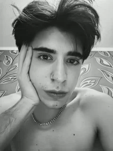 Yofukashii: Public ( 4 фото)