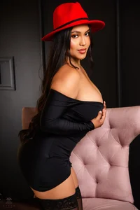 Kendall-Moll𝐒𝐎𝐏𝐇𝐈𝐒𝐓𝐈𝐂𝐀𝐓𝐄𝐃 & 𝐒𝐄𝐗𝐘图片 3