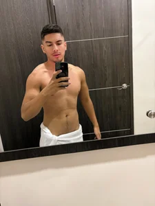 Aaronfox_xのRemove my towelの 3枚の写真