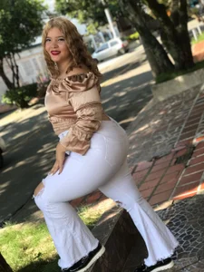 JanaMontaner1 Public Pic 9