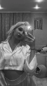 Public de Lara_Blue  2 Imagens