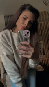 ChloeSinss_ Public Poză 4