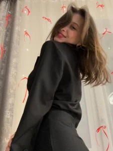 LouiseChavezのminding my business 🍵の 4枚の写真