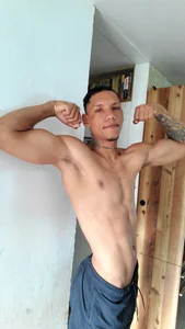 Carlitovnzla's XXX Nude Photo 4